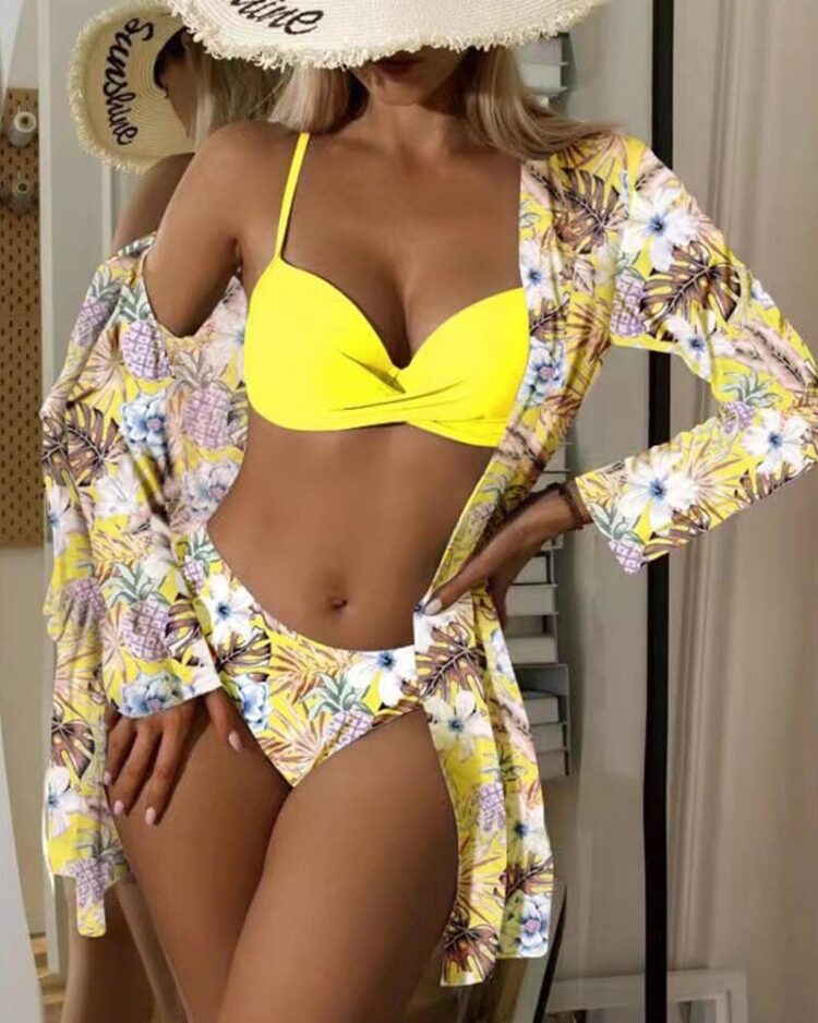 Ensemble de plage fleuri trois pièces pour femme jaune