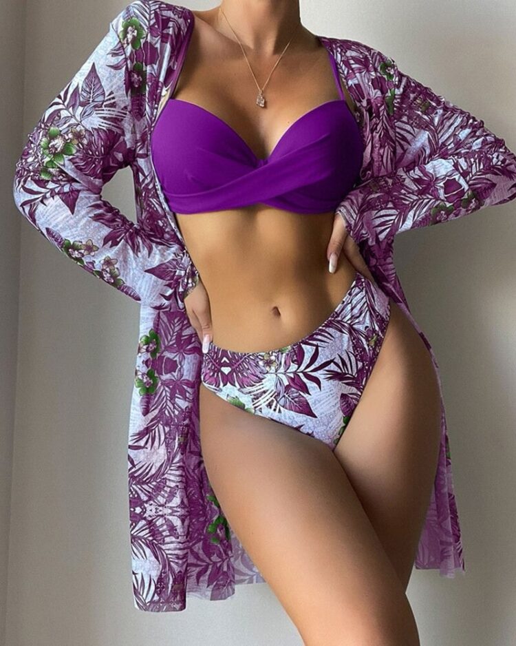 Ensemble de plage fleuri trois pièces pour femme violet